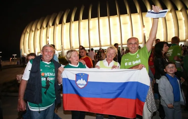 HRVATSKA - SLOVENIJA: Navijačka borba za Zagreb