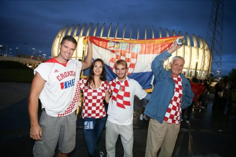 HRVATSKA - SLOVENIJA: Navijačka borba za Zagreb