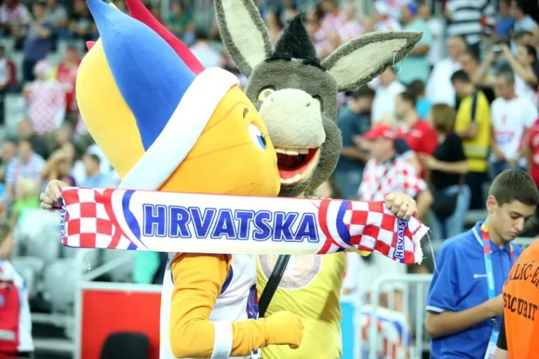 HRVATSKA - SLOVENIJA: Navijačka borba za Zagreb