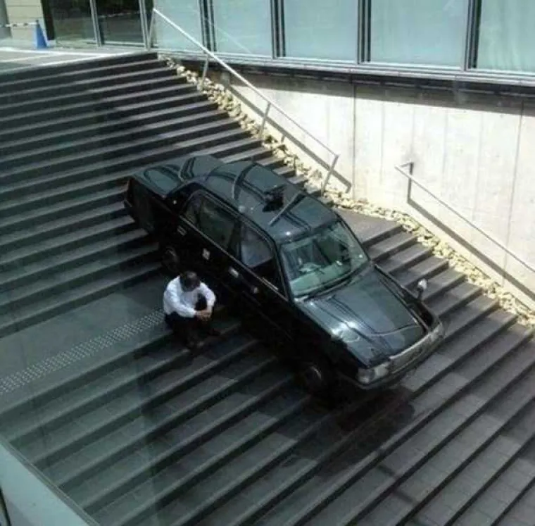 Ne znam... Moj život više nema smisla...