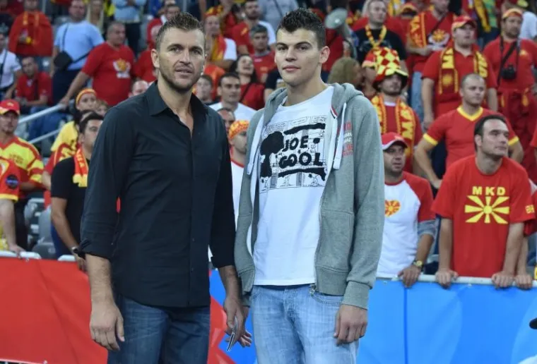 PREDSJEDNICA U DRAŽENOVOM DRESU: Pogledajte tko je sve do&scaron;ao na utakmicu