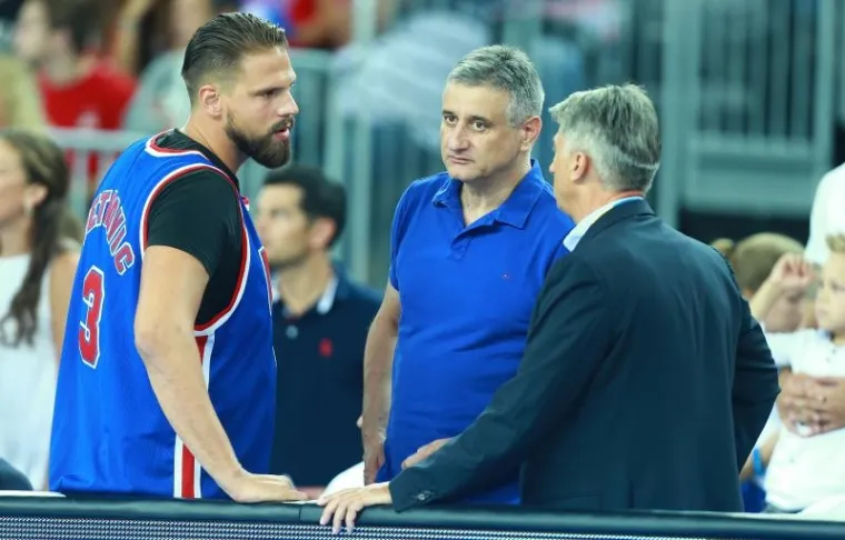 PREDSJEDNICA U DRAŽENOVOM DRESU: Pogledajte tko je sve do&scaron;ao na utakmicu