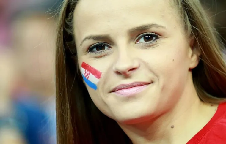 Njoj je Hrvatska i na obrazu.