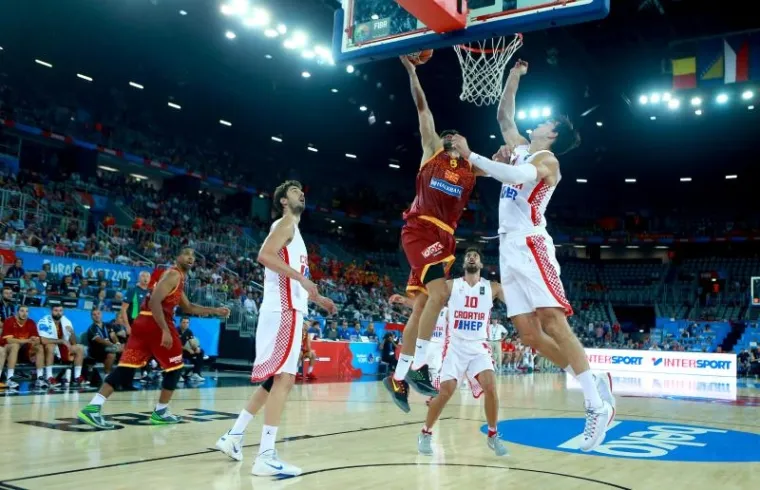 LUDA NOĆ U ARENI: Osjetite da&scaron;ak atmosfere s Eurobasketa