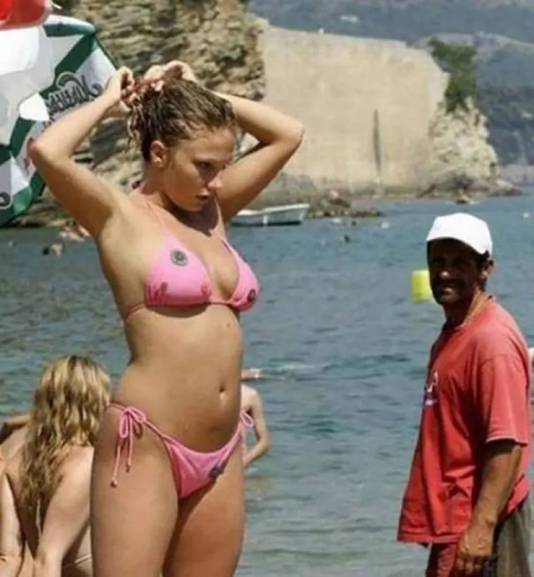 Kako prepoznati djevce? Pogledajte samo kako bulje u žene, kao da su vidjeli duha