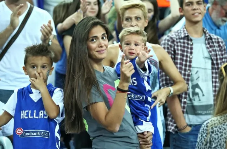 Na utakmicama 4. kola Eurobasketa u zagrebačkoj su Areni ponovno bile lijepe navijačice iz Hrvatske, Slovenije, Makedonije, Grčke, Gruzije...