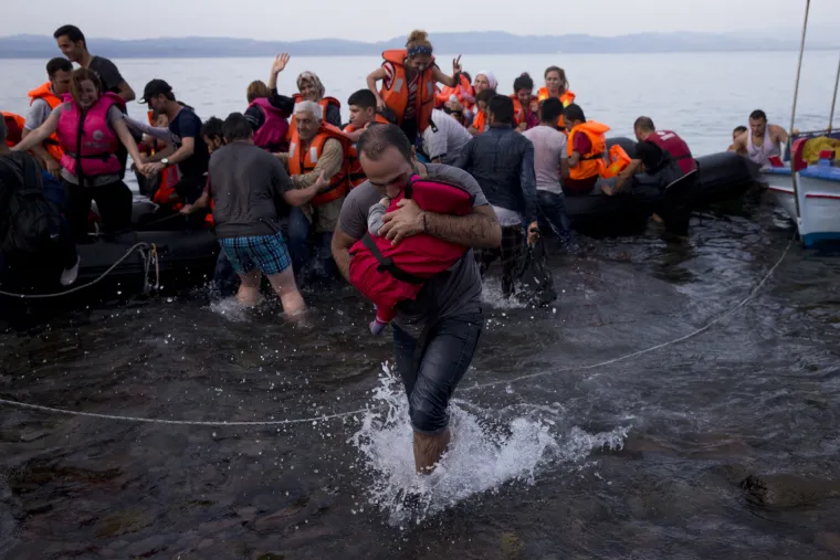 Iskrcavanje izbjeglica na obalu Lesbosa