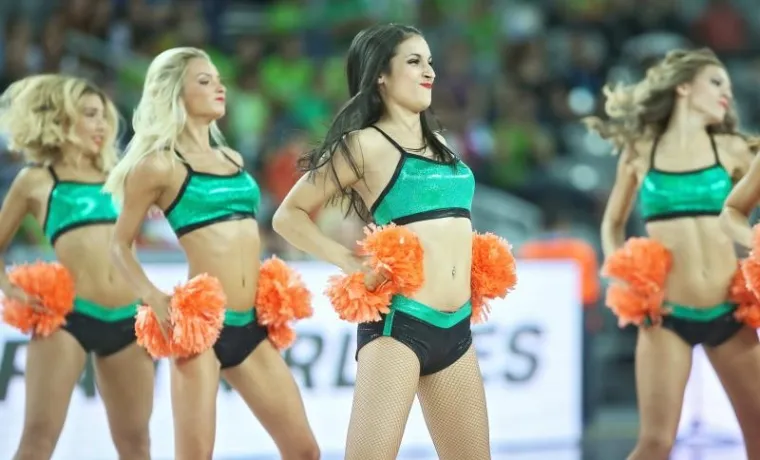 I posljednjeg dana održavanja Eurobasketa u zagrebačkoj Areni atraktivne su plesačice dizale publiku na noge.