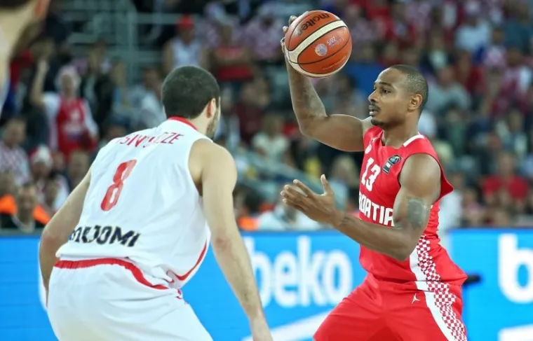 Hrvatski ko&scaron;arka&scaron;i protiv Gruzije su odigrali posljednju utakmicu u zagrebačkoj Areni na ovogodi&scaron;njem Eurobasketu. Sada slijedi put u Francusku i nokaut-faza natjecanja.