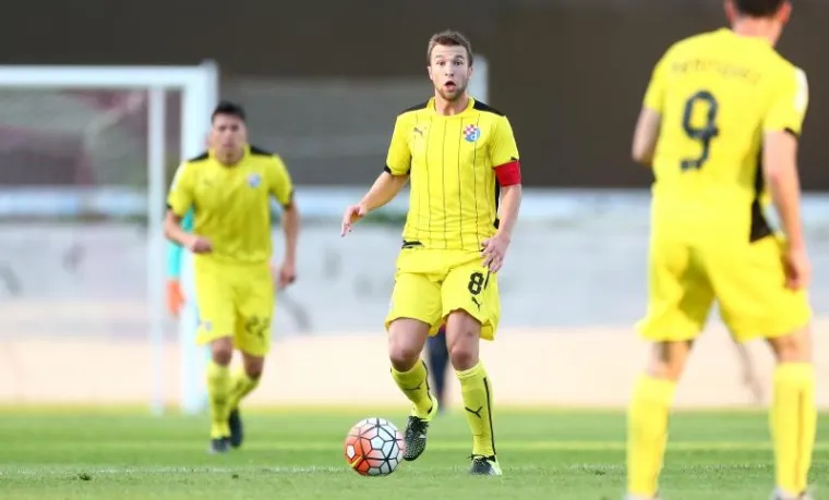 Nogometaši Dinama u devetom su kolu na stadionu u Kranjčevićevoj deklasirali svoju neformalnu filijalu Lokomotivu s 4:0.