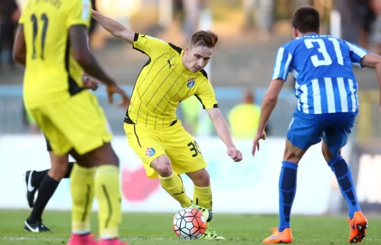 Nogometaši Dinama u devetom su kolu na stadionu u Kranjčevićevoj deklasirali svoju neformalnu filijalu Lokomotivu s 4:0.