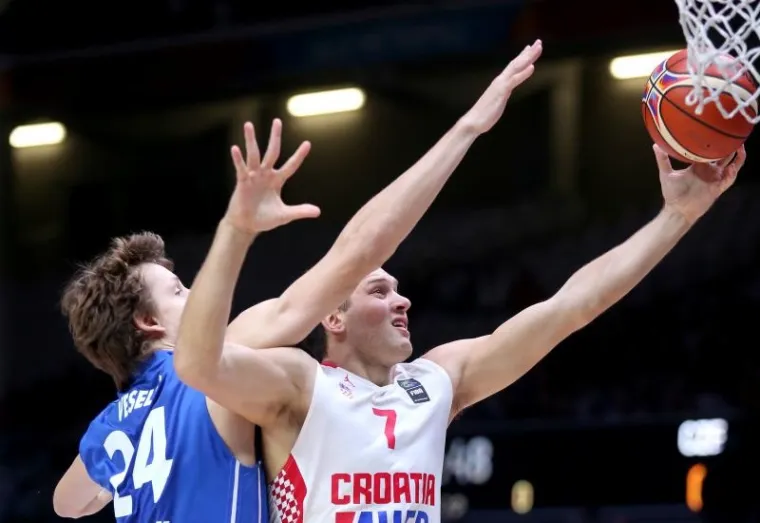 Hrvatski ko&scaron;arka&scaron;i poraženi su od Če&scaron;ke u osmini finala Eurobasketa 59:80 i ispali su s natjecanja.