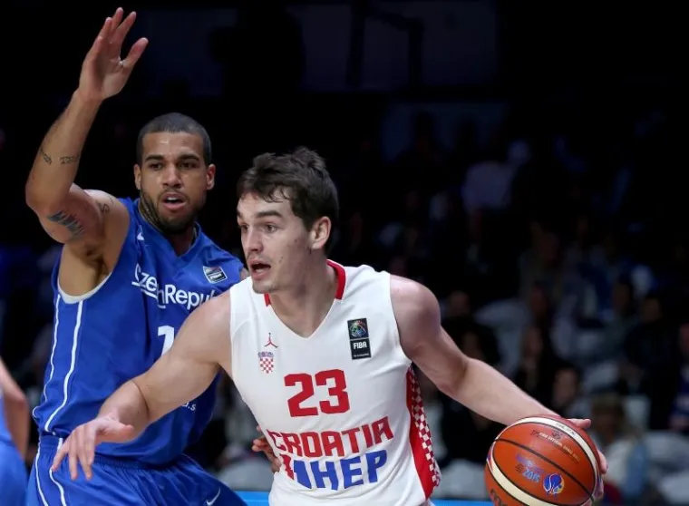 Hrvatski ko&scaron;arka&scaron;i poraženi su od Če&scaron;ke u osmini finala Eurobasketa 59:80 i ispali su s natjecanja.