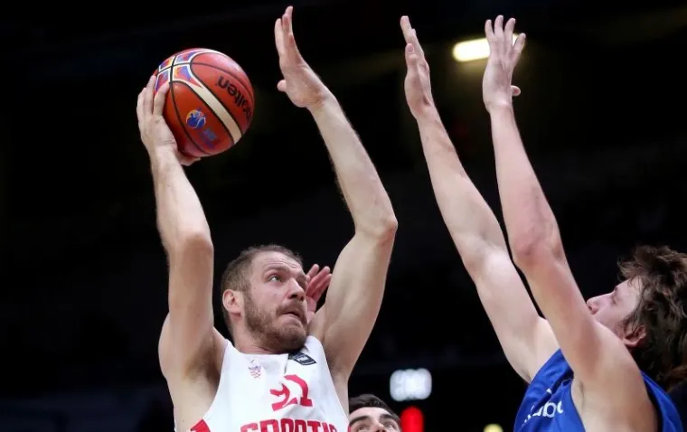 Hrvatski ko&scaron;arka&scaron;i poraženi su od Če&scaron;ke u osmini finala Eurobasketa 59:80 i ispali su s natjecanja.