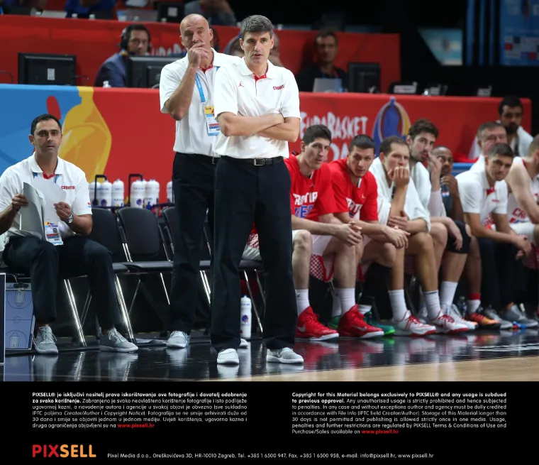 Pogledajte pokisla lica naših košarkaša nakon blamaže protiv Češke na Eurobasketu