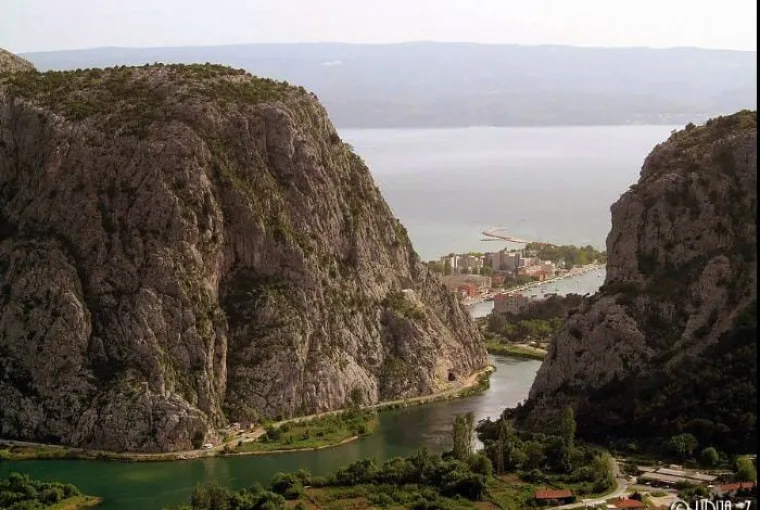 3. Nema lijepih pogleda.