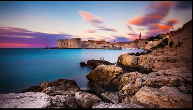 9. Gradovi su prastari.