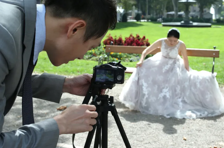 Nakon vjenčanja, mladi kineski par se sam fotografirao na Zrinjevcu