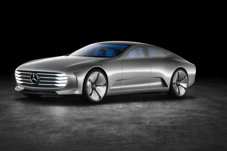 Mercedes IAA Concept je osmišljen kao najava dizajna mercedesovih budućih velikih automobila, iako prenaglašena aerodinamičnost najvjerojatnije neće biti u tolikoj mjeri prisutna u budućim automobilima serijske proizvodnje, poput CLS-a ili S-klase