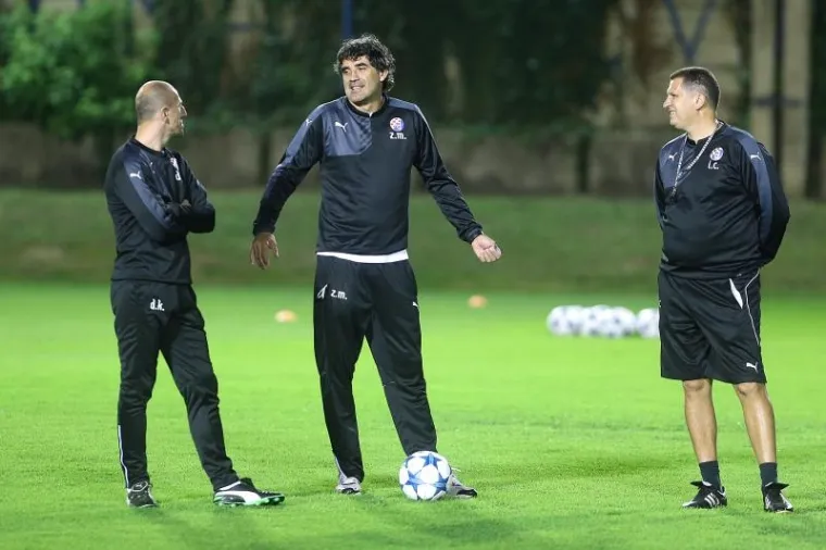 Nogometa&scaron;i Dinama odradili su u utorak navečer posljednji trening prije maksimirskog okr&scaron;aja protiv Arsenala u 1. kolu Lige prvaka.