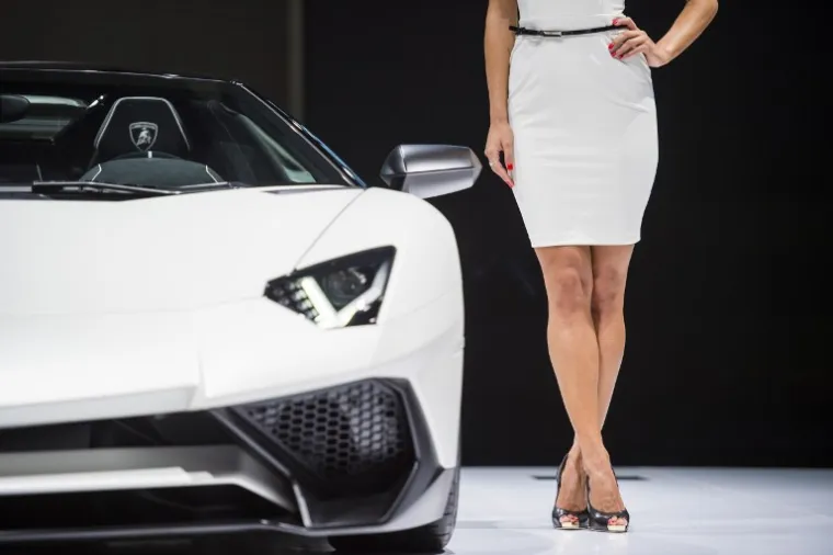 Lamborghini Aventador SV Roadster predstavljen je u utorak na Frankfurtskom sajmu automobila.