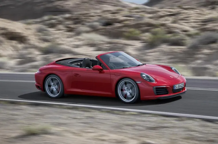 Na modelima sa Sport Chrono paketom i PKD-om, dodan je Sport Response gumb. Kada ga se pritisne, sistem daje maksimalno ubrzanje punih 20 sekundi uz biranje optimalne brzine na mjenjaču