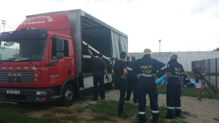 RTL-ova ekipa obišla prihvatni centar Ježevo