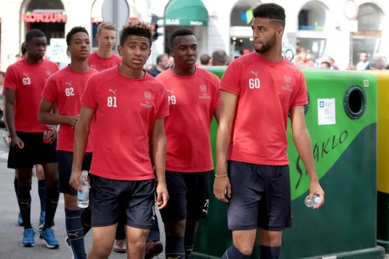 LJUDI, PA ONO JE HENRY! Slavni nogometa&scaron; izazvao ludnicu u Zagrebu