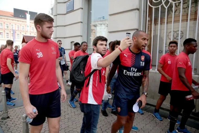 'Može jedan selfi, Thierry'?