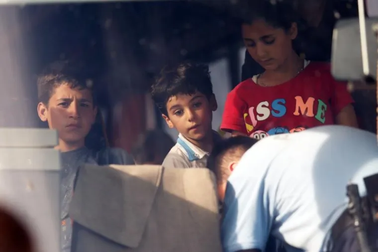 U prihvatni centar za strance Ježevo stigao je drugi autobus s izbjeglicama iz Sirije.