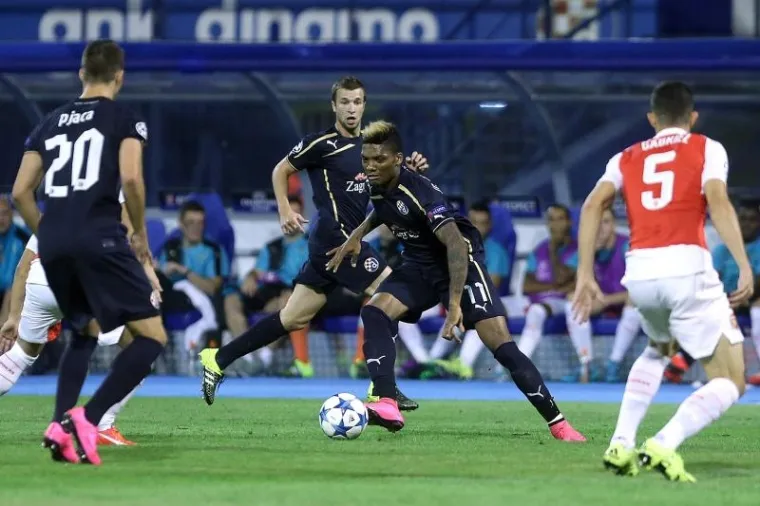 U prvom kolu Lige prvaka nogometa&scaron;i Dinama na svome su Maksimiru pred 17.000 gledatelja senzacionalno pobijedili veliki Arsenal s 2:1.