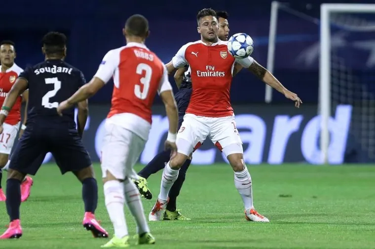 U prvom kolu Lige prvaka nogometa&scaron;i Dinama na svome su Maksimiru pred 17.000 gledatelja senzacionalno pobijedili veliki Arsenal s 2:1.