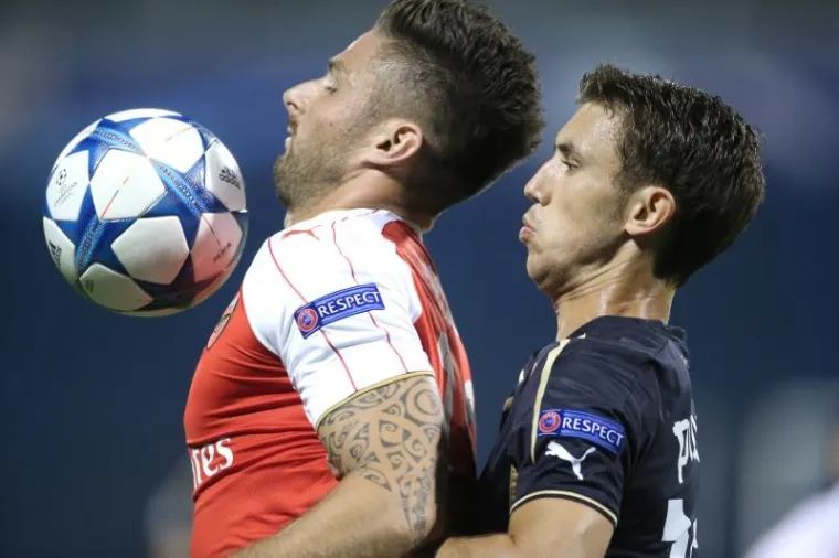 U prvom kolu Lige prvaka nogometa&scaron;i Dinama na svome su Maksimiru pred 17.000 gledatelja senzacionalno pobijedili veliki Arsenal s 2:1.