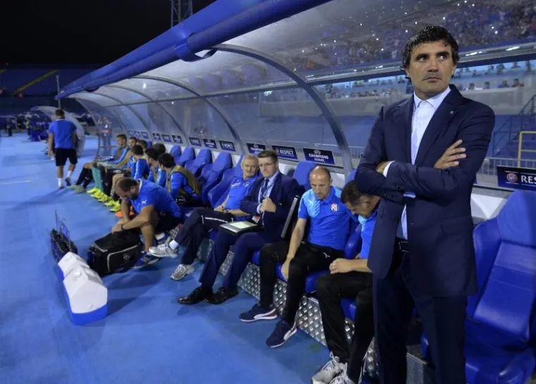 U prvom kolu Lige prvaka nogometa&scaron;i Dinama na svome su Maksimiru pred 17.000 gledatelja senzacionalno pobijedili veliki Arsenal s 2:1.