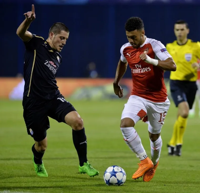 U prvom kolu Lige prvaka nogometa&scaron;i Dinama na svome su Maksimiru pred 17.000 gledatelja senzacionalno pobijedili veliki Arsenal s 2:1.