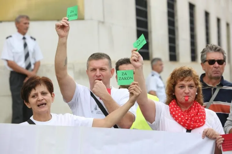 PROSVJED PRED HNB-OM: Crveni kartoni guverneru, zeleni Vladi i Saboru