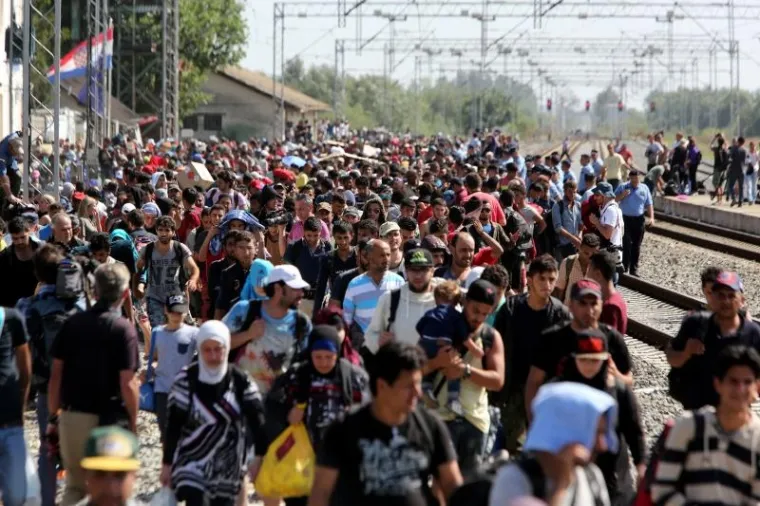 DRAMATIČNO NA GRANICI: Izbjeglica puno, mjesta malo