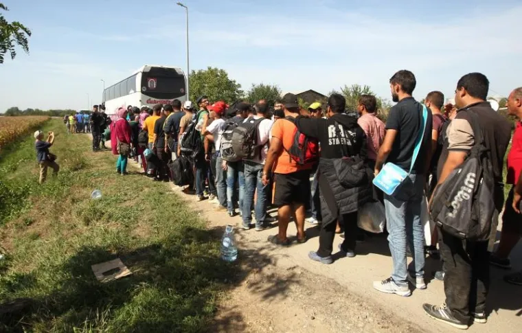 DRAMATIČNO NA GRANICI: Izbjeglica puno, mjesta malo