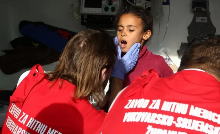 NA RUBU IZDRŽLJIVOSTI: Tisuće izbjeglica čekaju u Tovarniku