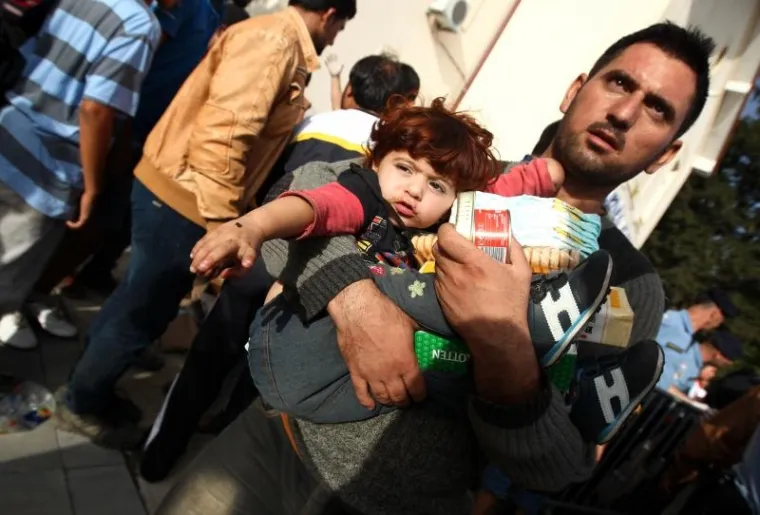 NA RUBU IZDRŽLJIVOSTI: Tisuće izbjeglica čekaju u Tovarniku