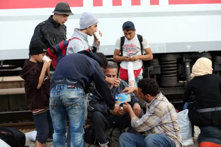 IZBJEGLIČKA DRAMA: 800 ljudi stiglo u Dugo Selo