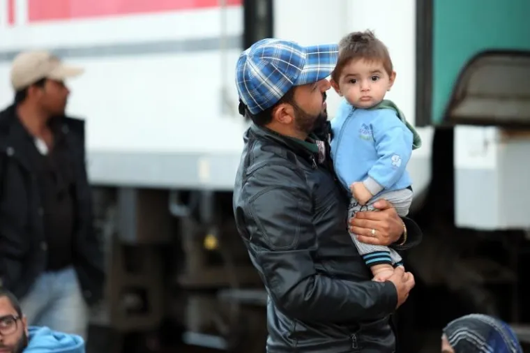 IZBJEGLIČKA DRAMA: 800 ljudi stiglo u Dugo Selo