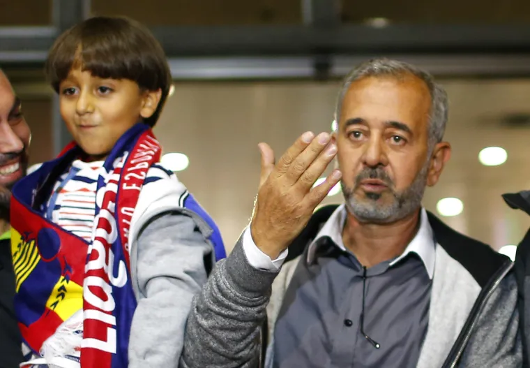 Sirijski izbjeglica kojeg je srušila mađarska snimateljica dobio posao u Madridu