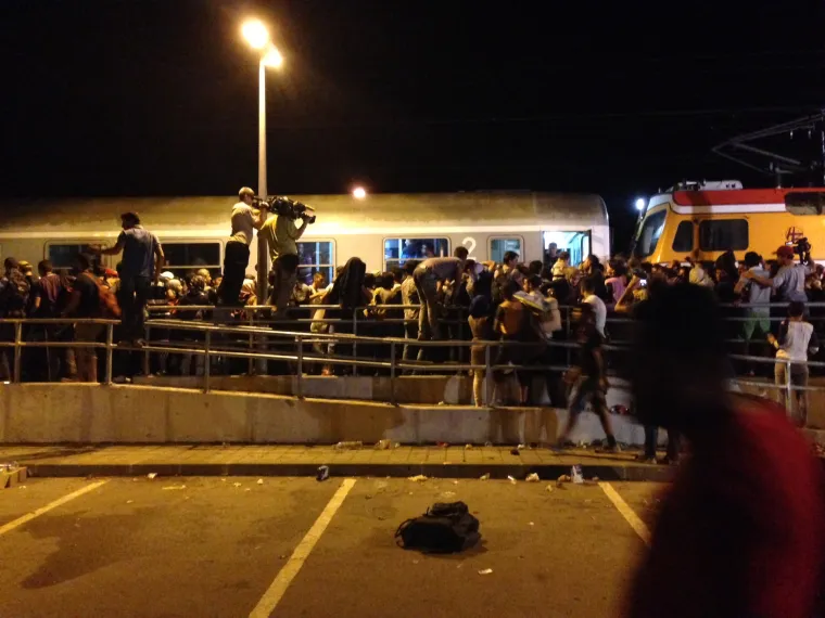 Metež u Ilači kod dolaska drugog vlaka za izbjeglice