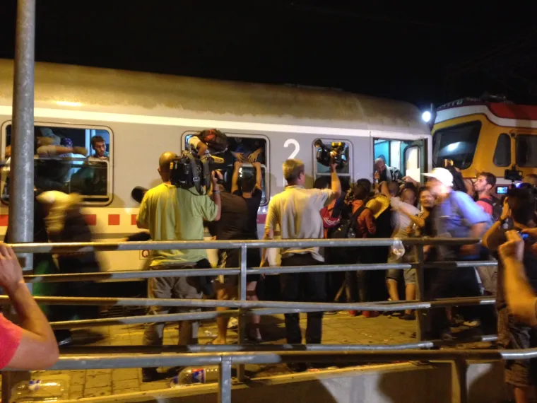 Metež u Ilači kod dolaska drugog vlaka za izbjeglice