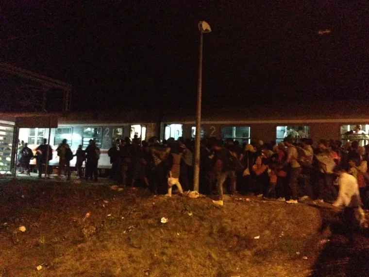 Metež u Ilači kod dolaska drugog vlaka za izbjeglice