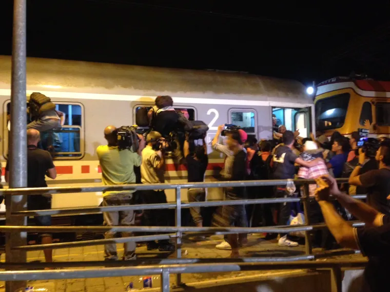 Metež u Ilači kod dolaska drugog vlaka za izbjeglice