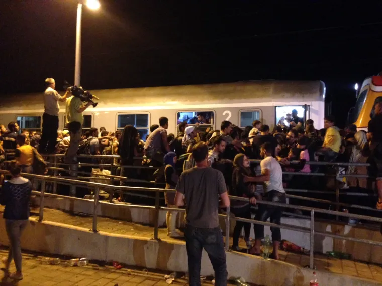 Metež u Ilači kod dolaska drugog vlaka za izbjeglice