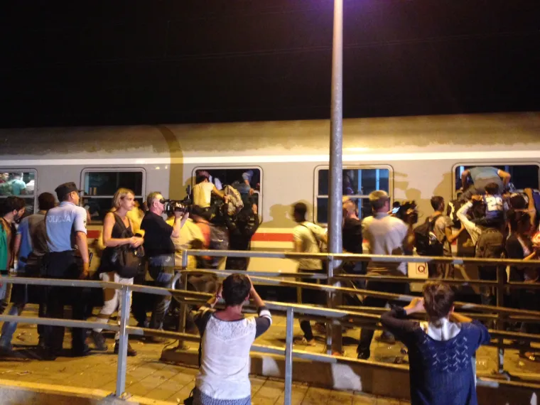 Metež u Ilači kod dolaska drugog vlaka za izbjeglice