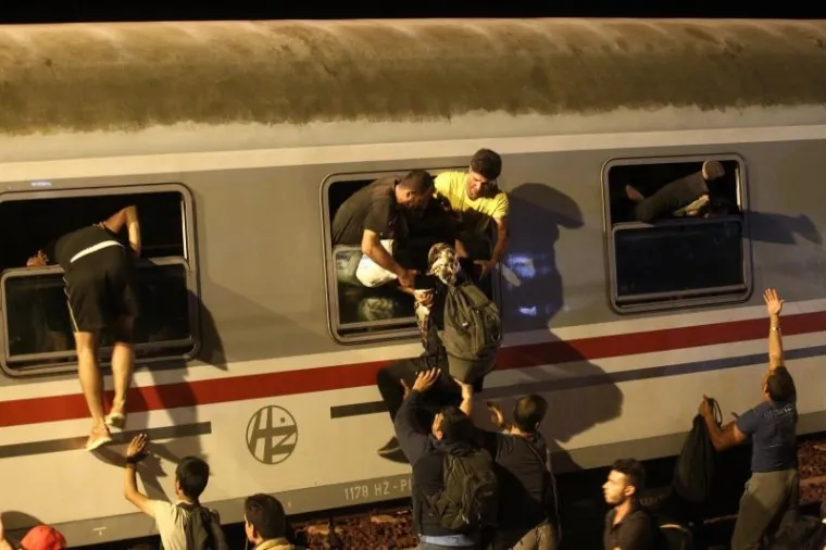 Stampedo izbjeglica u Tovarniku